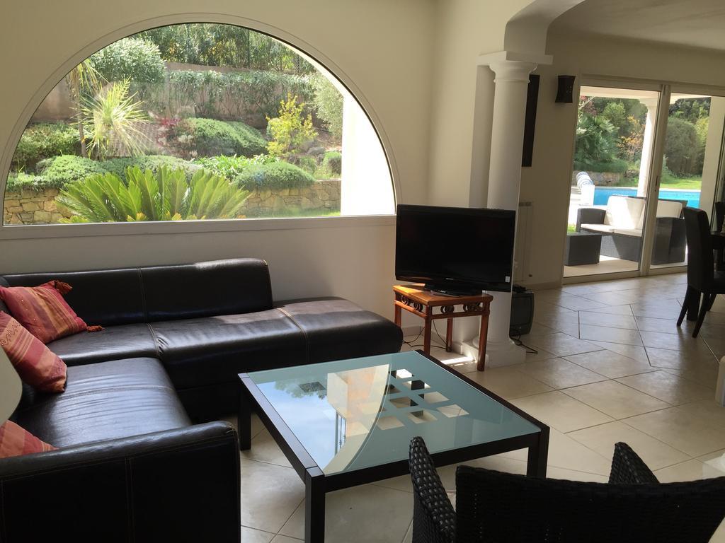 Belle Villa Dans Clos Prive - Saint Raphael Boulouris Exterior foto
